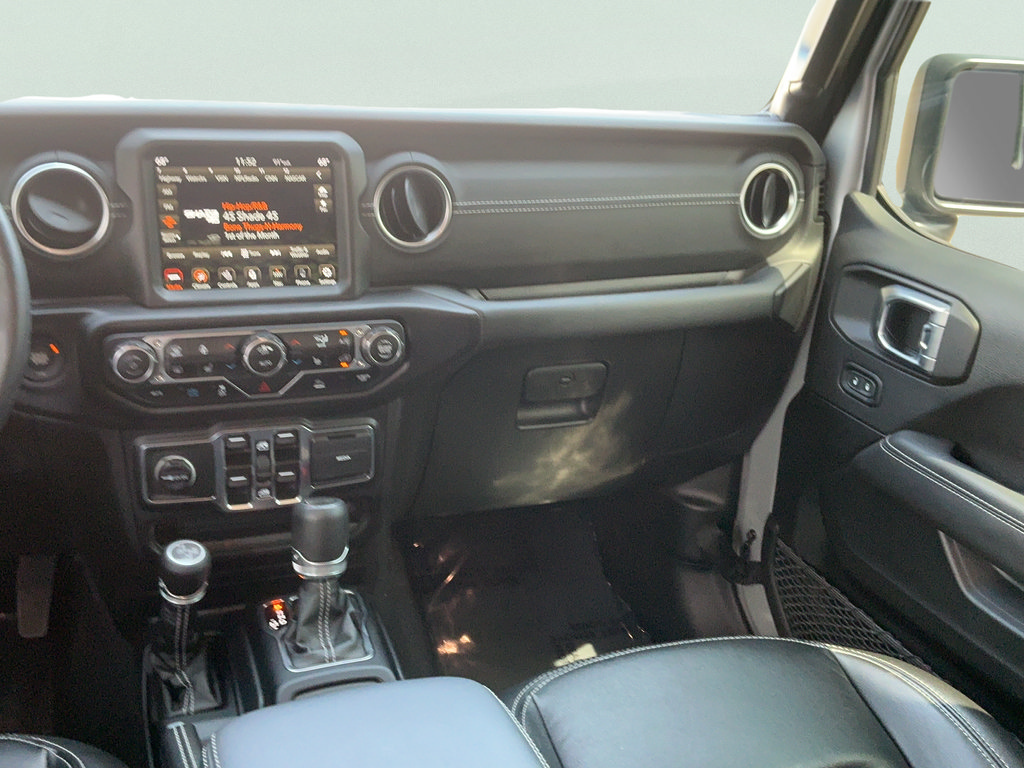 Used 2023 Jeep Wrangler Unlimited Sahara w/ Cold Weather Group AWD/4WD image 16
