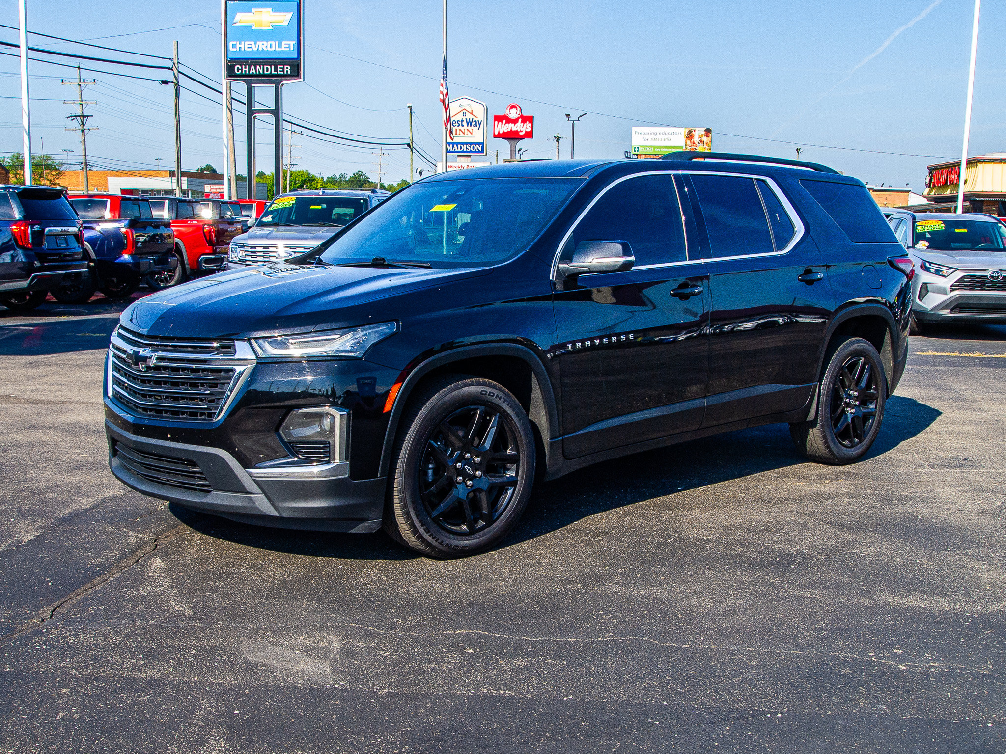 Used 2022 Chevrolet Traverse LT AWD/4WD image 3