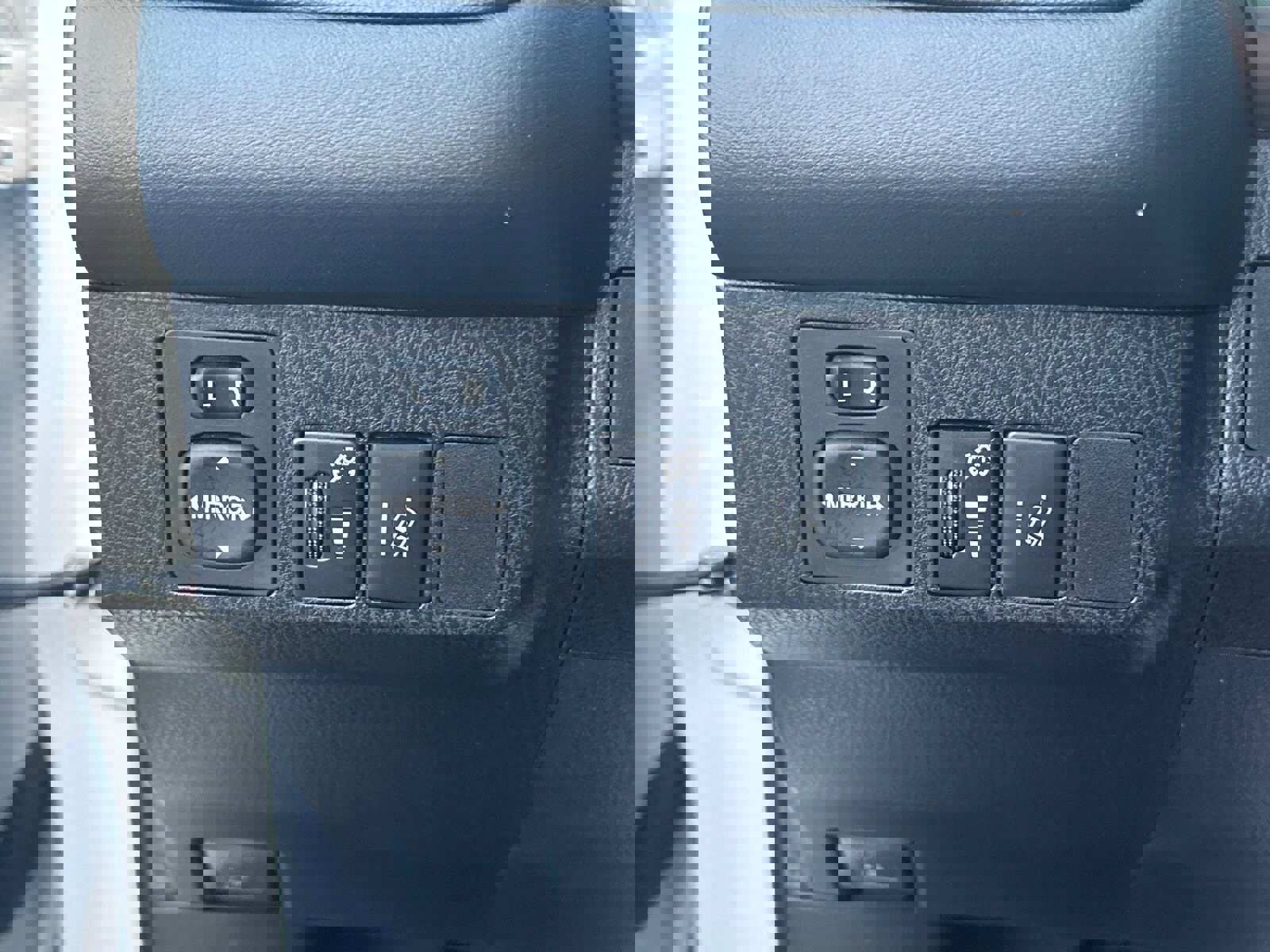 Used 2018 Toyota RAV4 XLE image 32