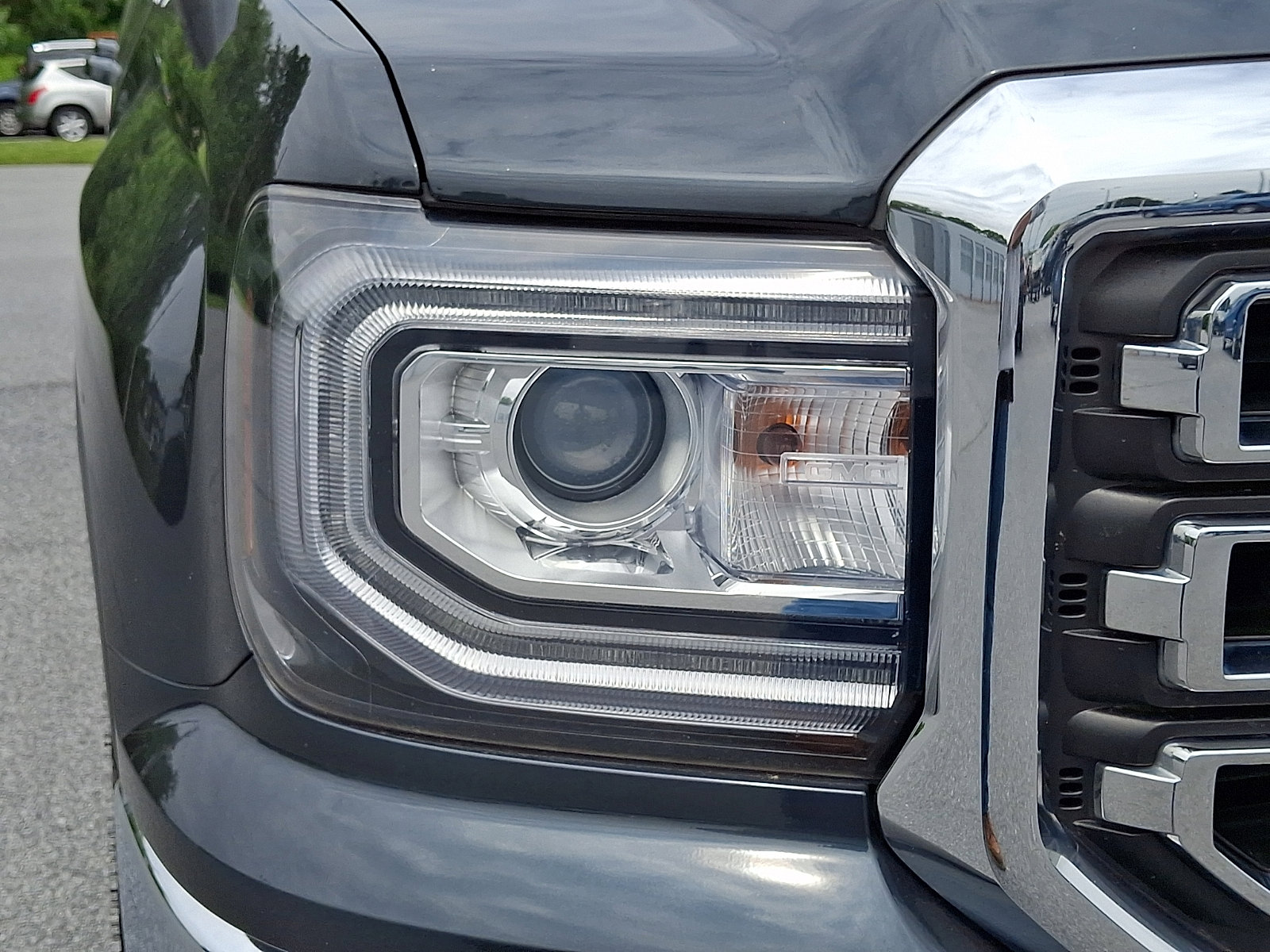 Used 2017 GMC Sierra 1500 SLE w/ SLE Value Package AWD/4WD image 10