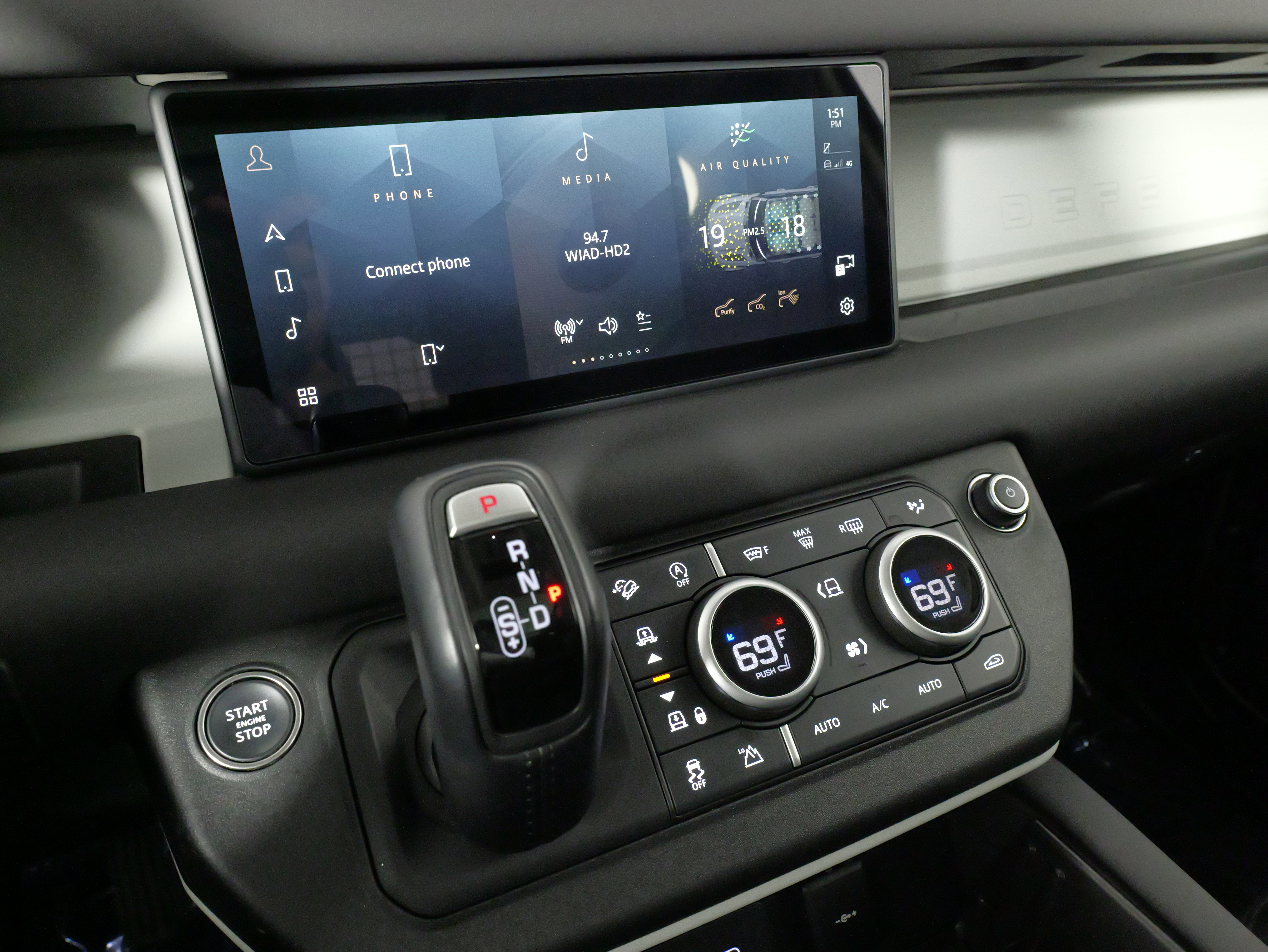 Used 2024 Land Rover Defender 110 S image 56