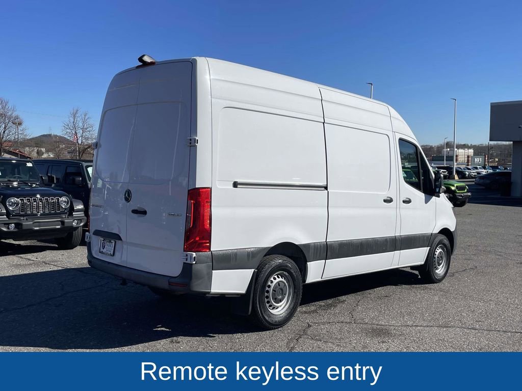 Used 2022 Mercedes-Benz Sprinter 144 Cargo image 8