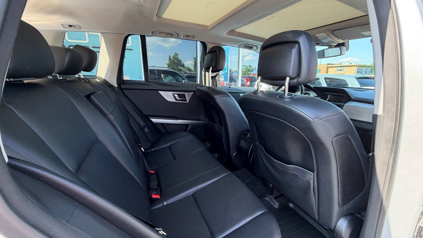 Used 2010 Mercedes-Benz GLK 350 4MATIC image 11