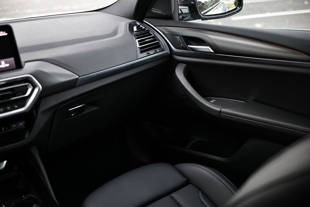 Used 2025 BMW X4 xDrive30i w/ Premium Package image 28