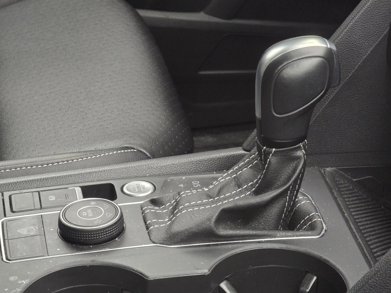 Used 2023 Volkswagen Atlas SE image 15