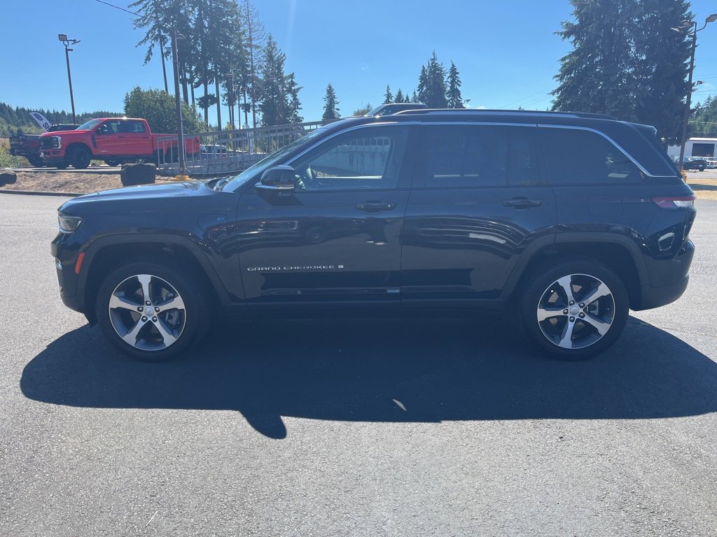 Used 2023 Jeep Grand Cherokee 4WD 4xe image 8