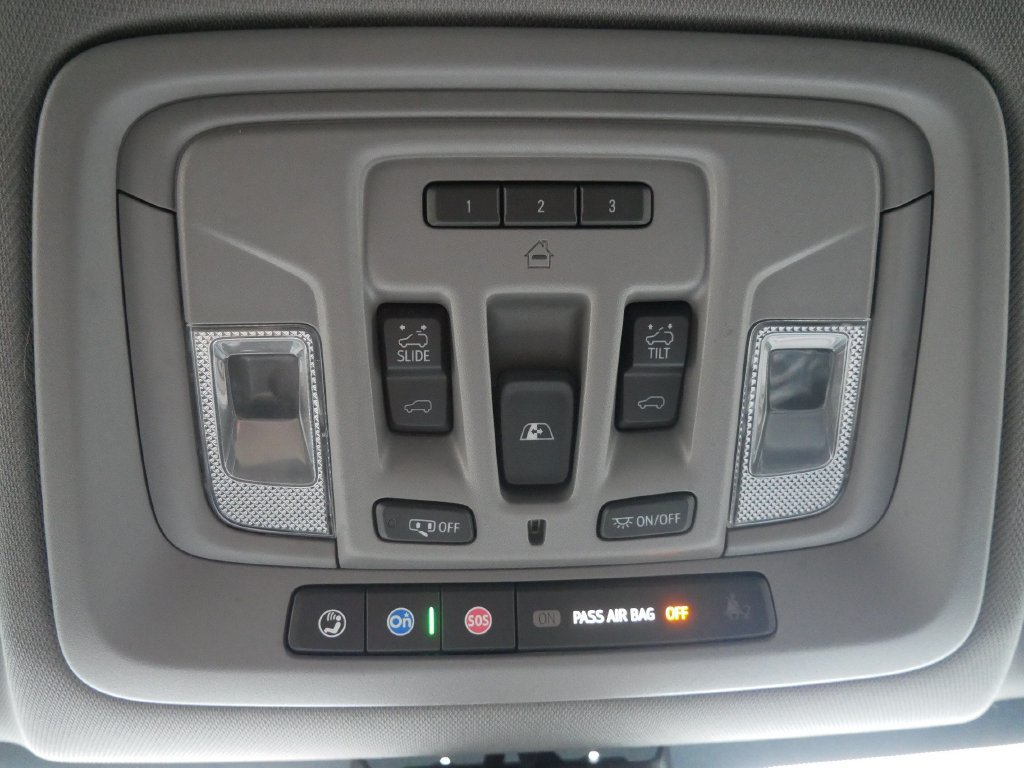 Used 2022 GMC Sierra 1500 Denali w/ Denali Premium Package AWD/4WD image 25