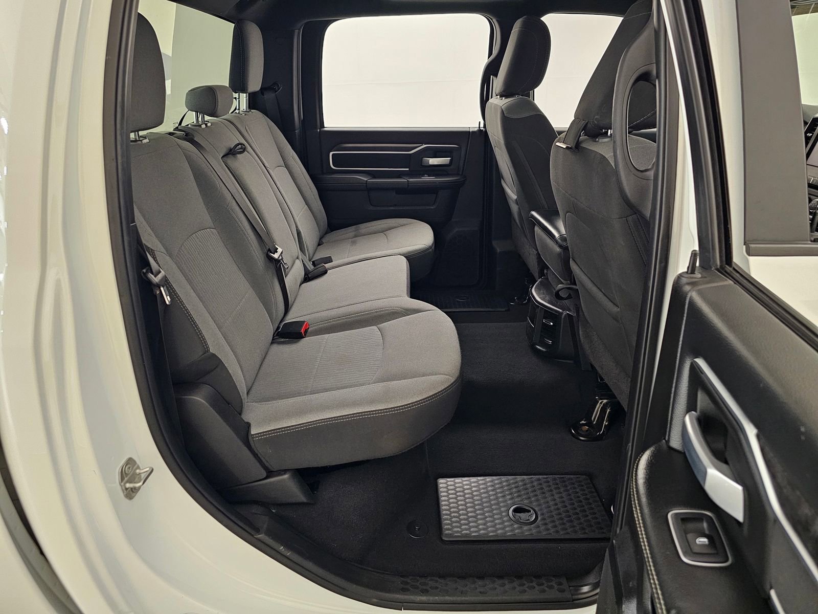 Used 2024 RAM 3500 Big Horn image 33