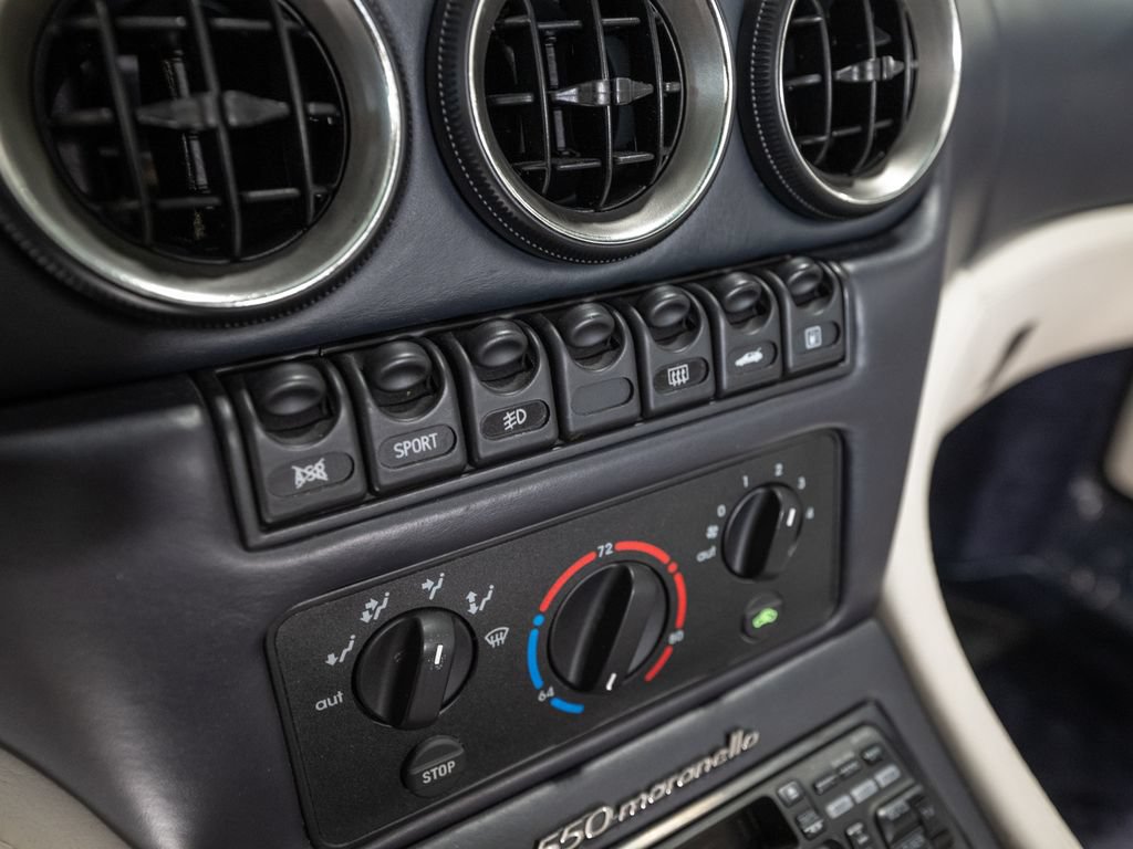 Used 1999 Ferrari 550 Maranello Coupe RWD image 27