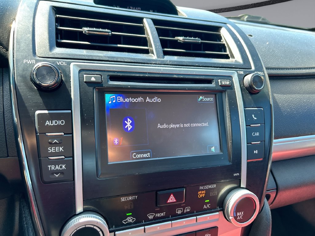 Used 2014 Toyota Camry SE FWD image 21