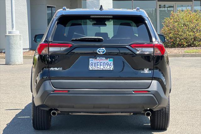Certified 2021 Toyota RAV4 LE AWD/4WD image 8