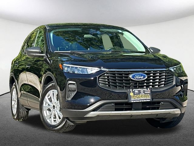 Used 2023 Ford Escape Active FWD image 2