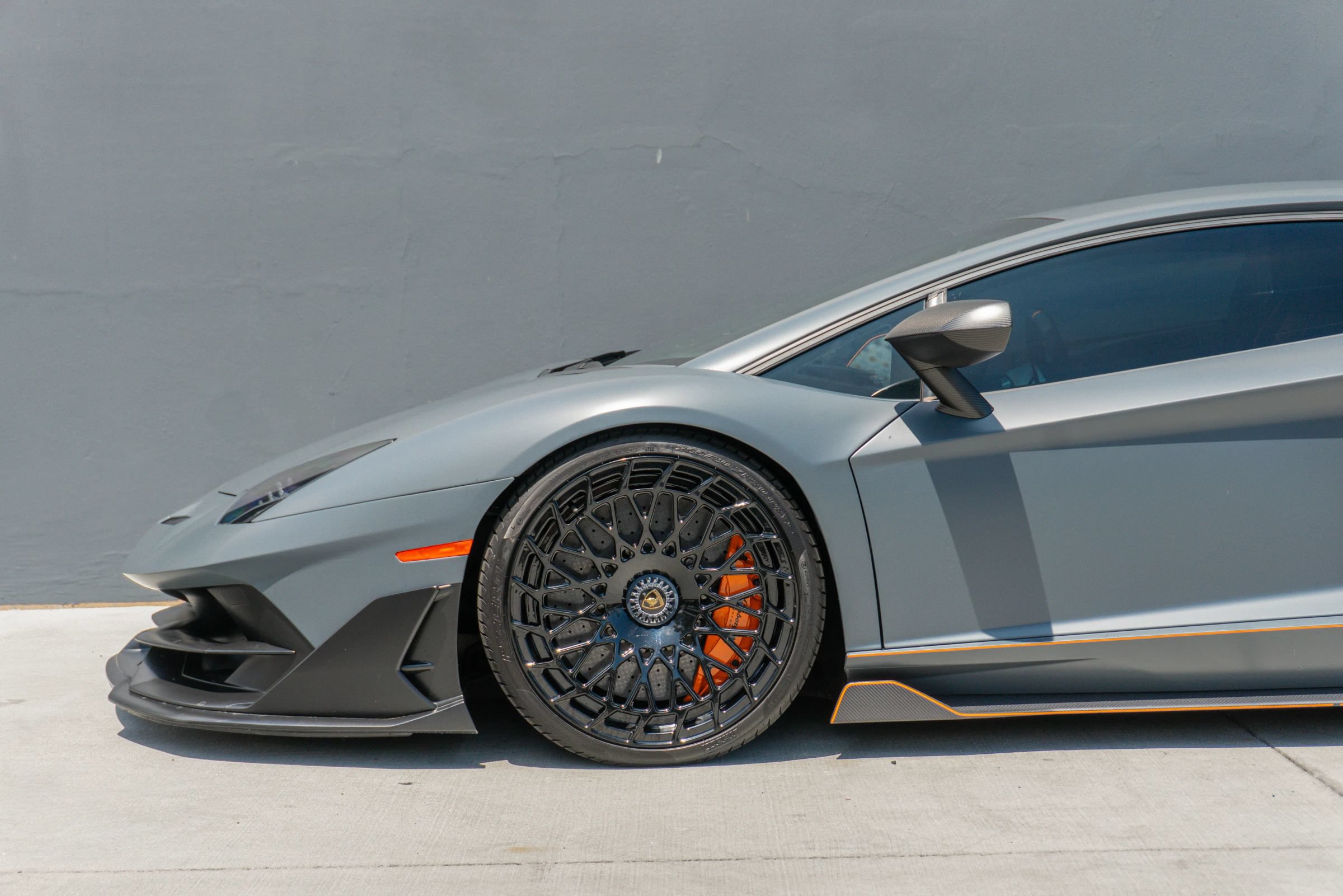 Used 2019 Lamborghini Aventador SVJ AWD/4WD image 17