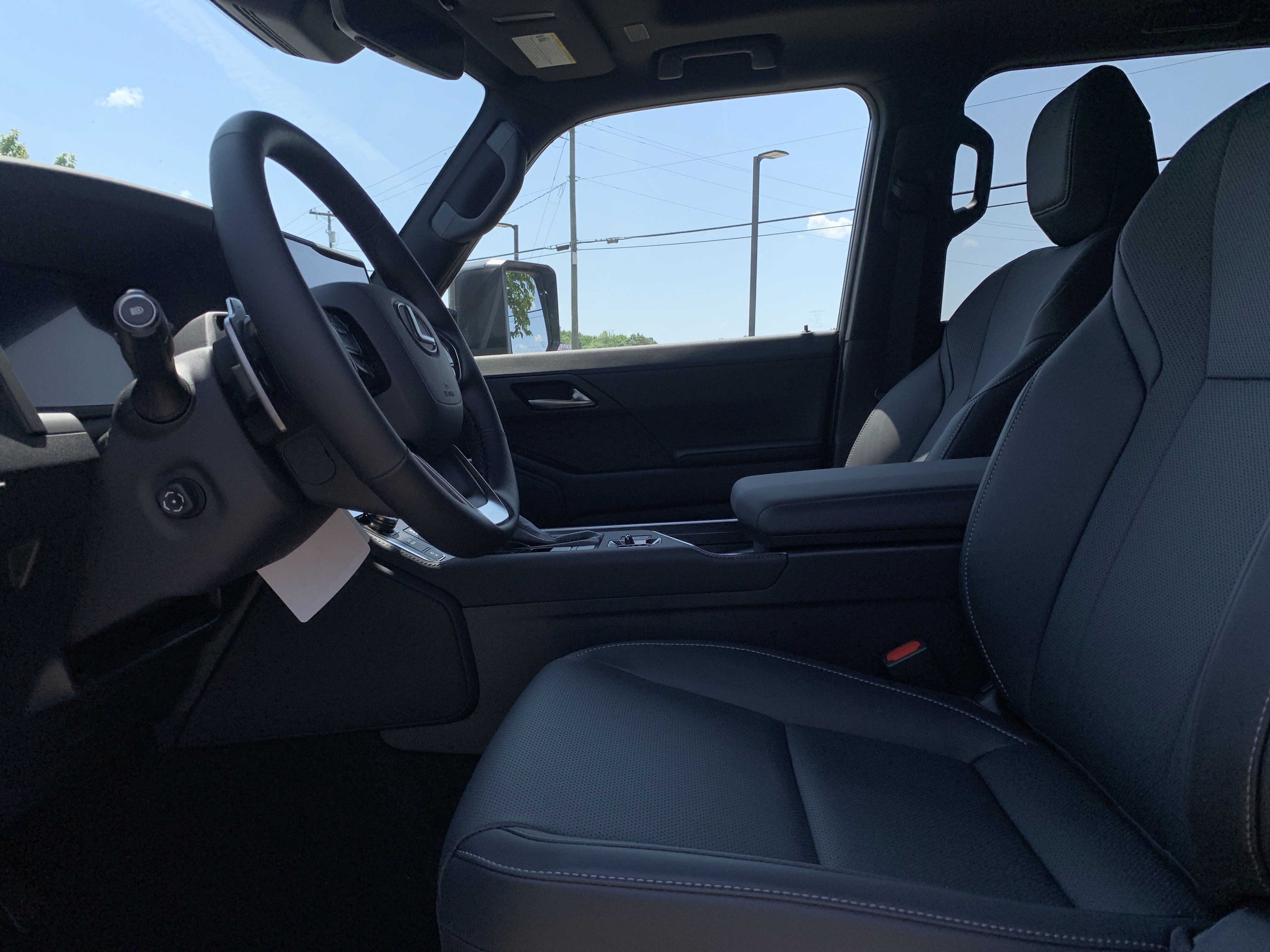 Used 2026 Lexus GX 550 AWD/4WD image 16