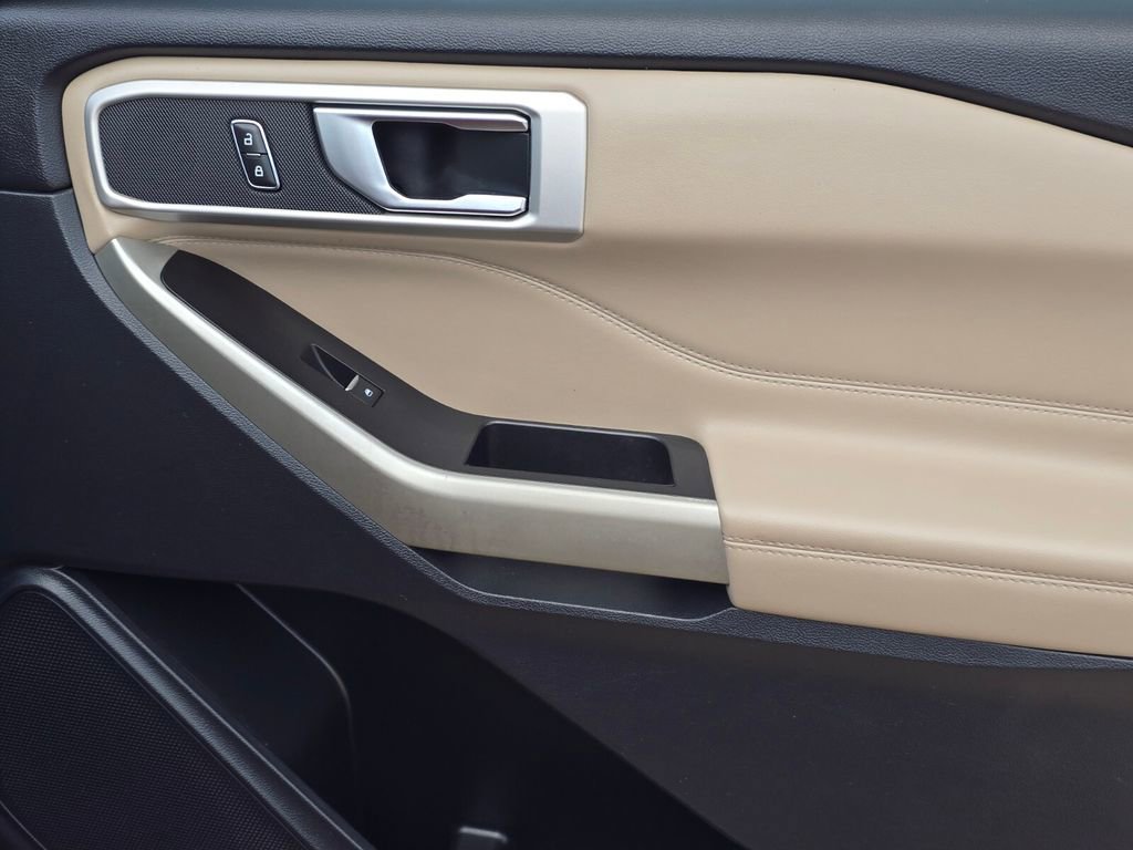 Used 2021 Ford Explorer XLT w/ Equipment Group 202A image 33