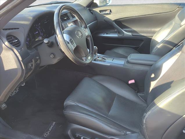 Used 2013 Lexus IS 250C RWD image 9