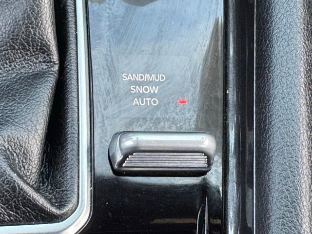 Used 2023 Jeep Compass Latitude image 33