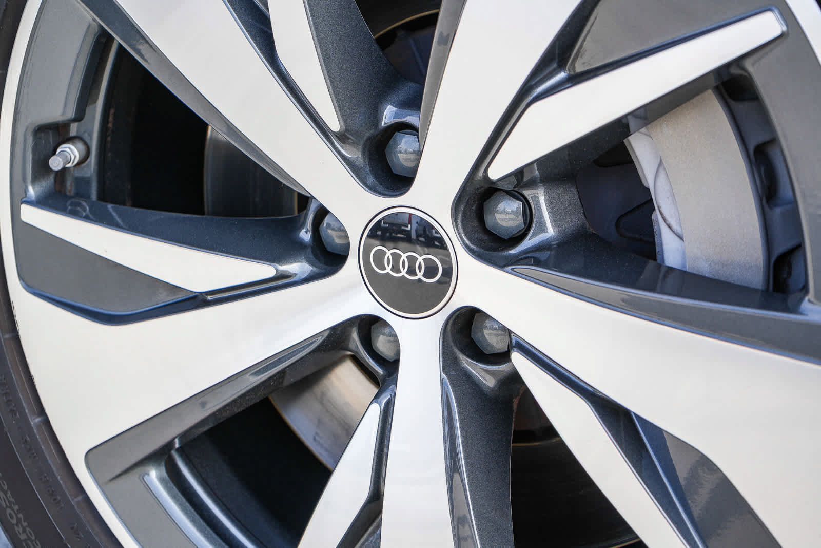 Used 2024 Audi Q8 e-tron Premium AWD/4WD image 15