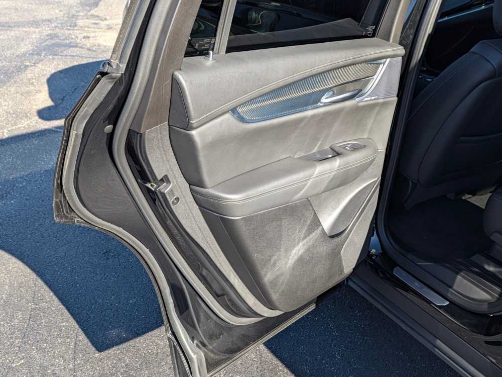 Used 2024 Cadillac XT6 Sport w/ Technology Package AWD/4WD image 23