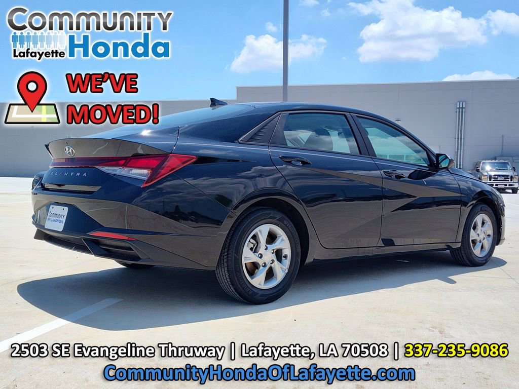 Used 2023 Hyundai Elantra SE w/ Cargo Package FWD image 9