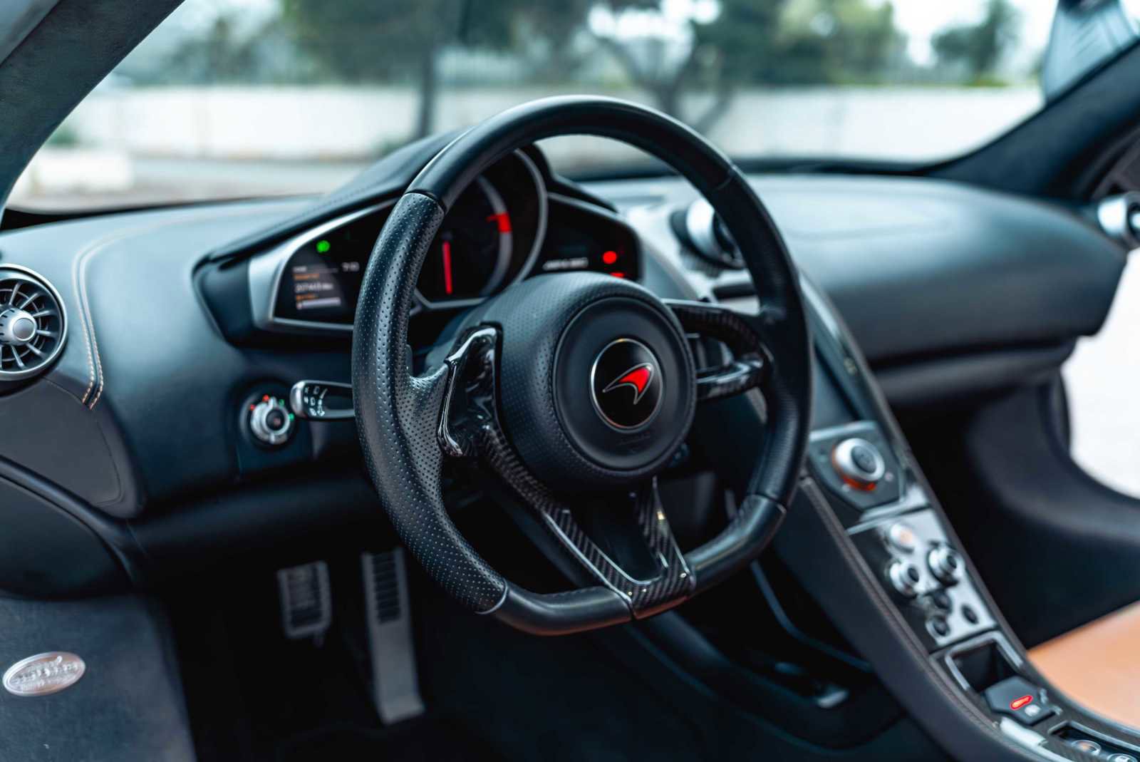 Used 2012 McLaren MP4-12C Coupe image 12