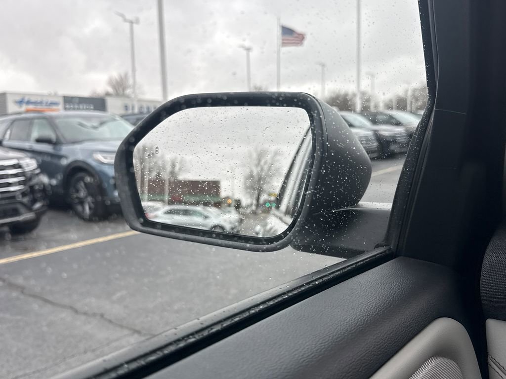 Used 2025 Ford Explorer Active w/ Active Comfort Package image 39