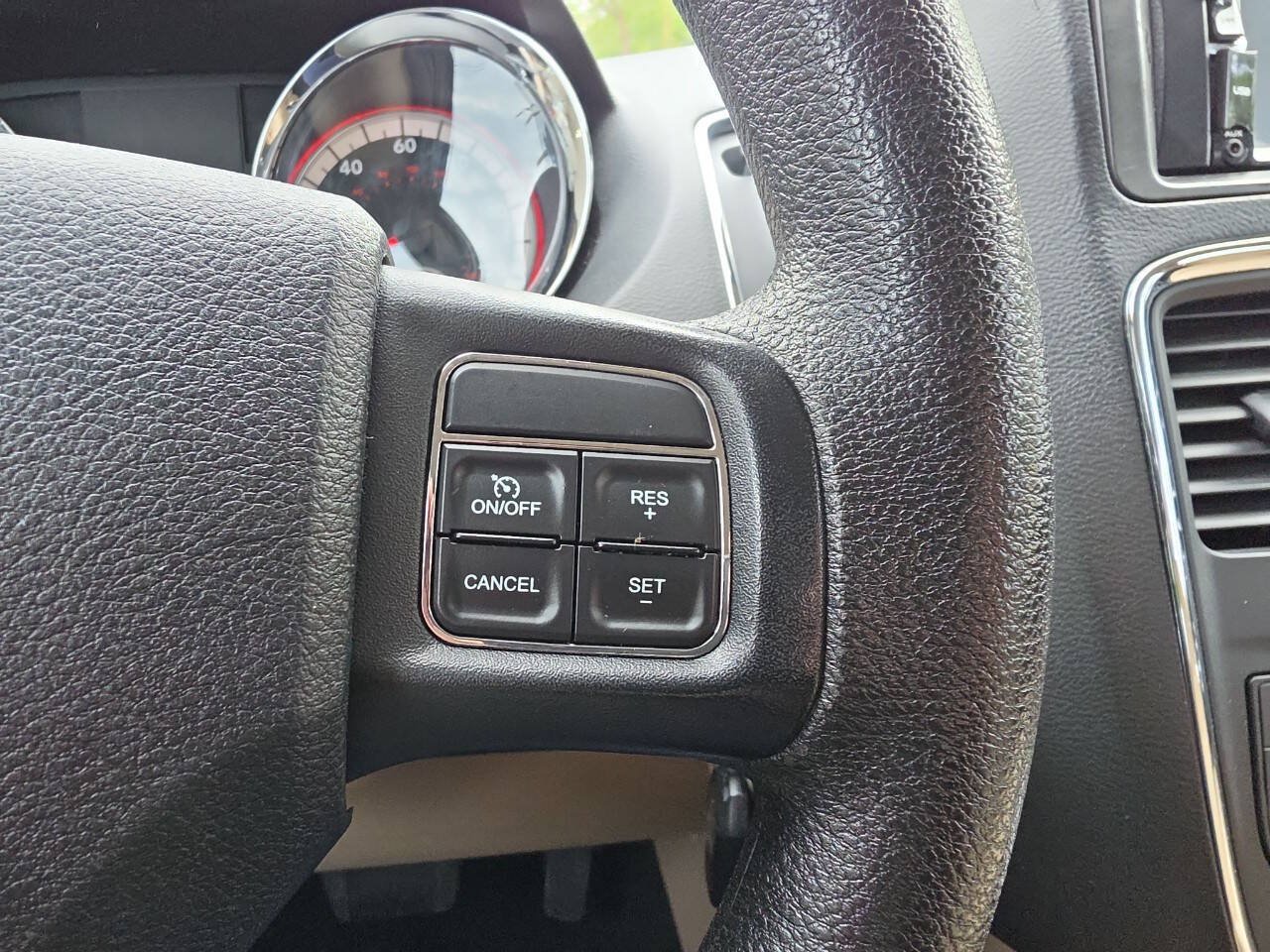 Used 2015 Dodge Grand Caravan American Value Package FWD image 13