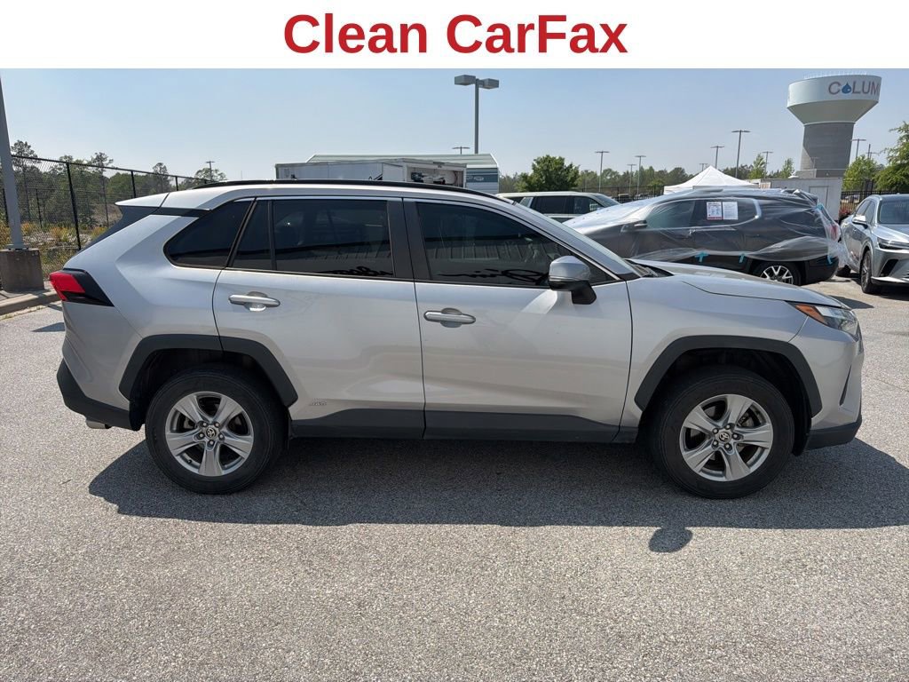 Used 2022 Toyota RAV4 XLE w/ Convenience Package AWD/4WD image 3
