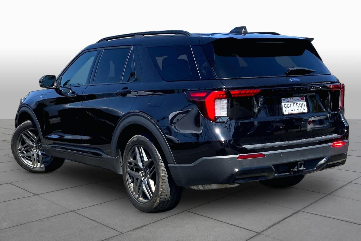 Used 2025 Ford Explorer ST-Line w/ Premium Package RWD image 10