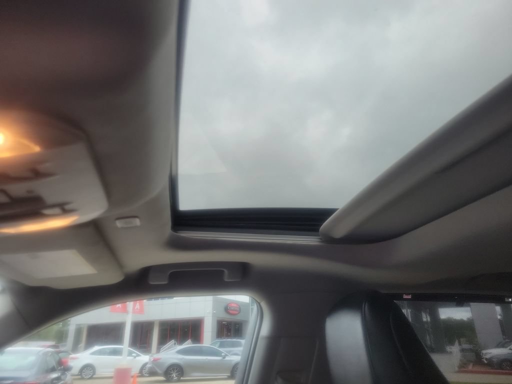 Certified 2024 Toyota Highlander XLE FWD image 16