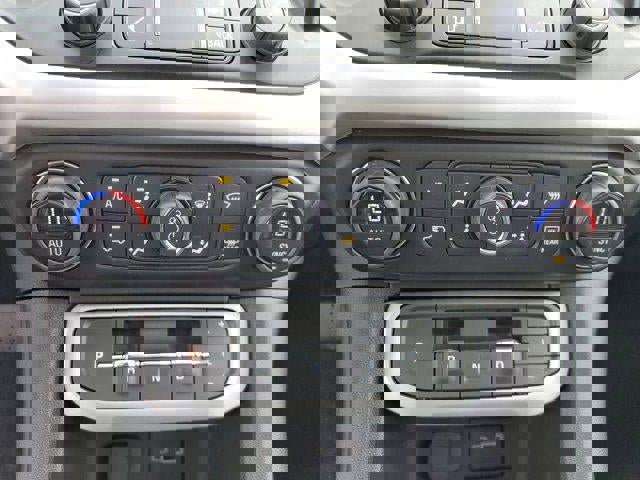 Used 2023 GMC Acadia SLE w/ Driver Convenience Package image 26