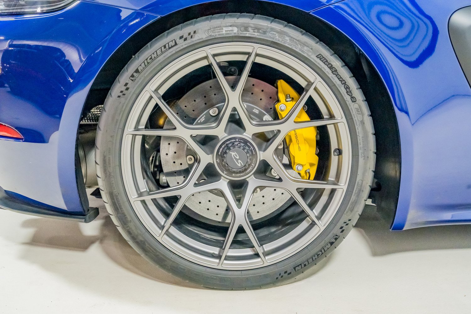 Used 2024 Porsche 718 Cayman GT4 RS RWD image 15
