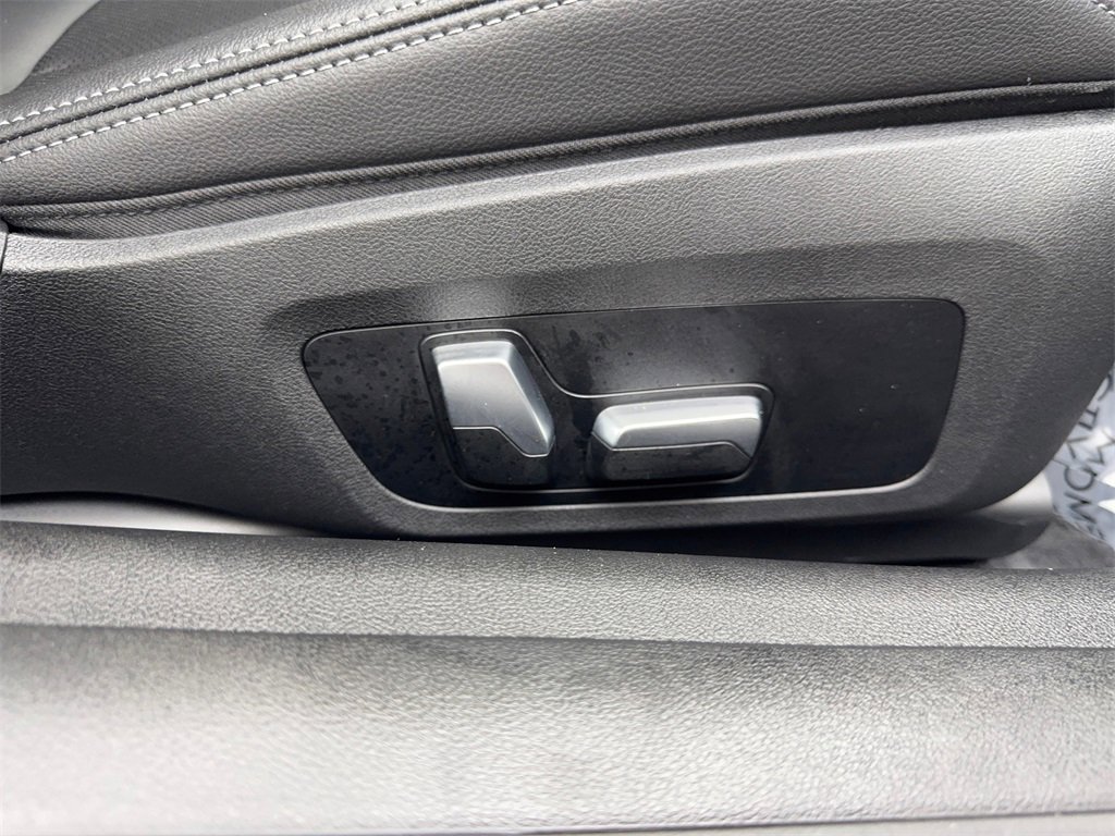 Used 2023 BMW 430i Coupe w/ Convenience Package image 43