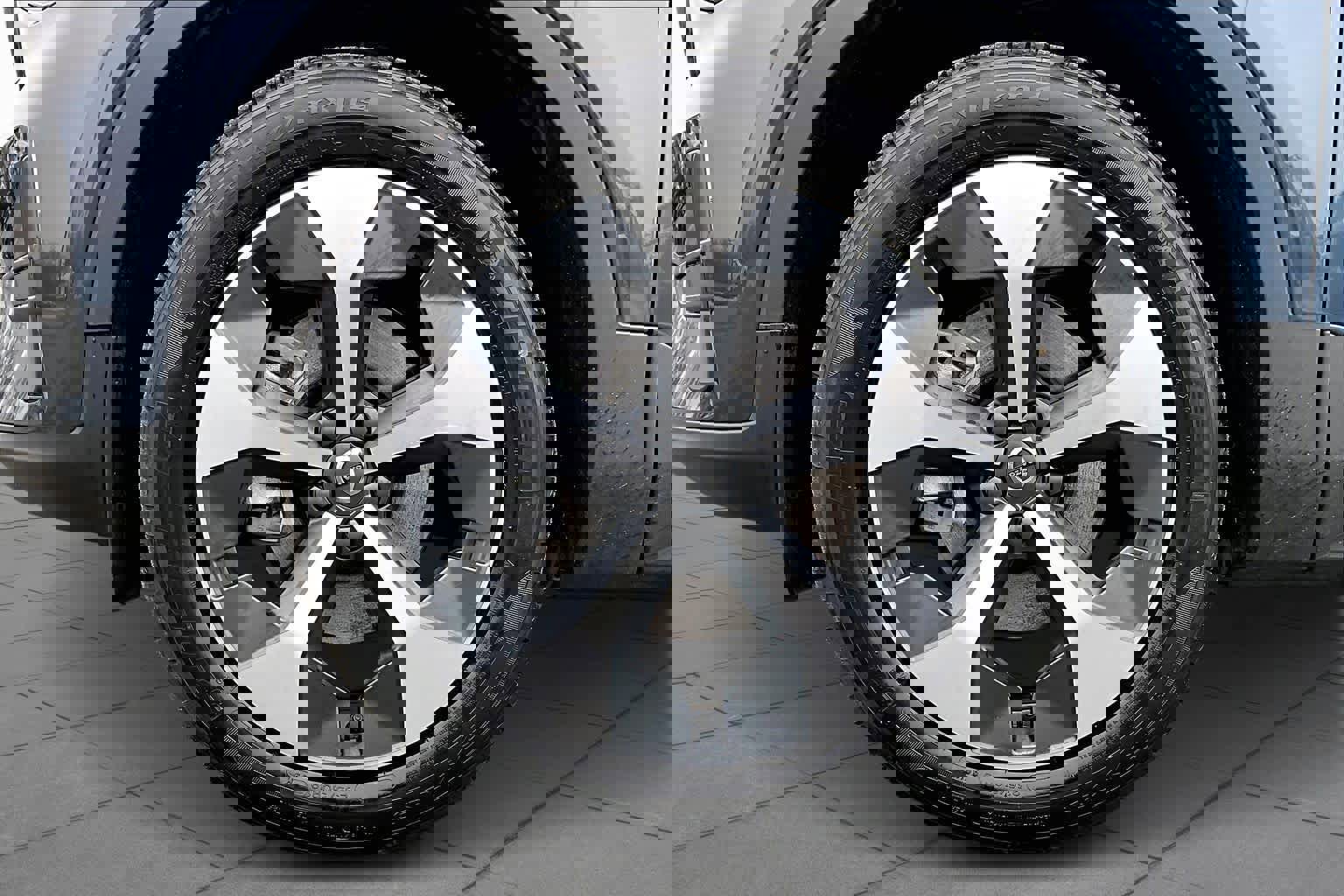 Used 2026 Volvo XC40 B5 Core w/ Climate Package image 10