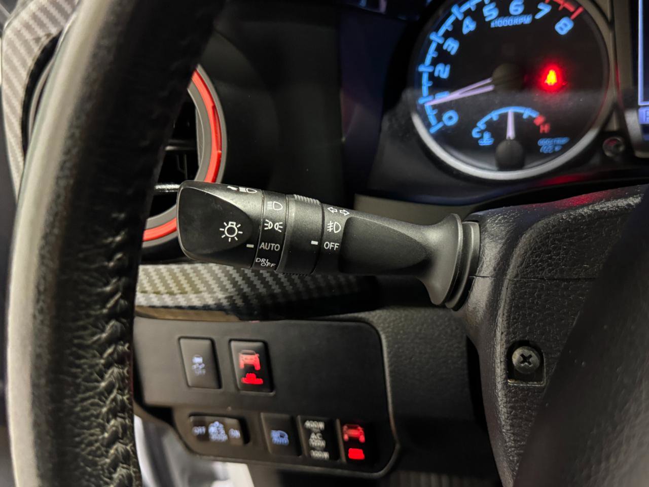 Used 2021 Toyota Tacoma TRD Off-Road w/ Technology Package AWD/4WD image 22