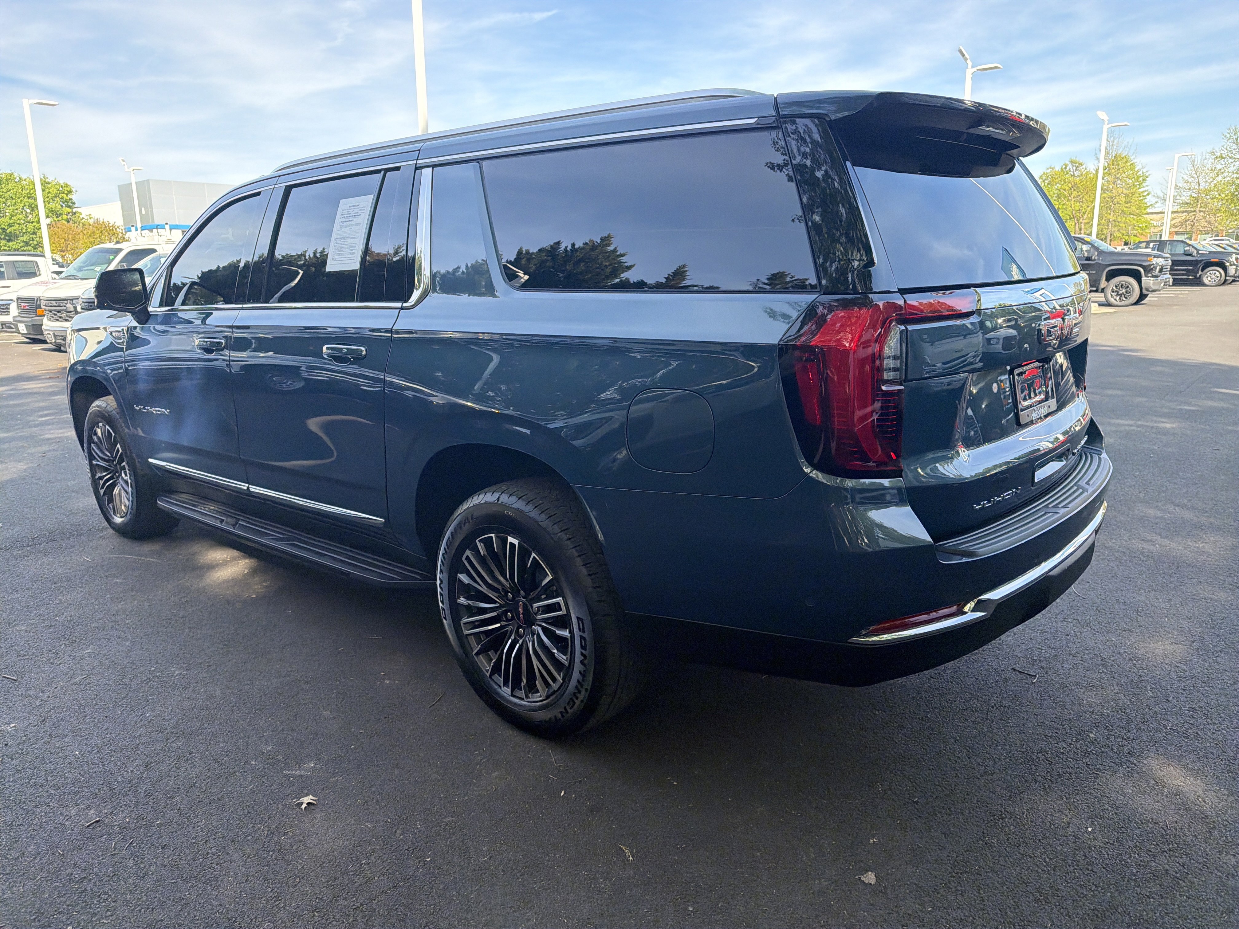 Used 2026 GMC Yukon XL Elevation image 8