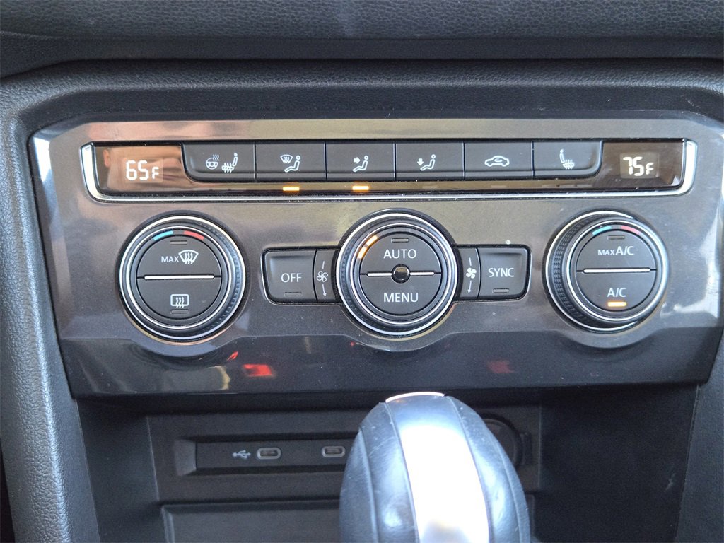 Used 2021 Volkswagen Tiguan SEL w/ 3-Row Tiguan MDO Package image 20