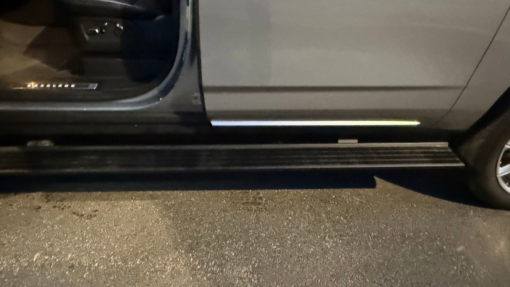 Used 2024 Cadillac Escalade ESV Premium Luxury Platinum w/ Heavy-Duty Trailer Package image 26