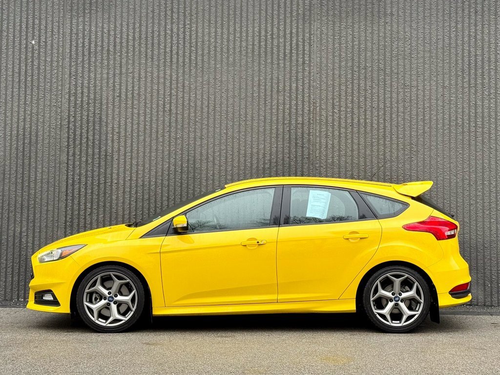 Certified 2018 Ford Focus ST image 2