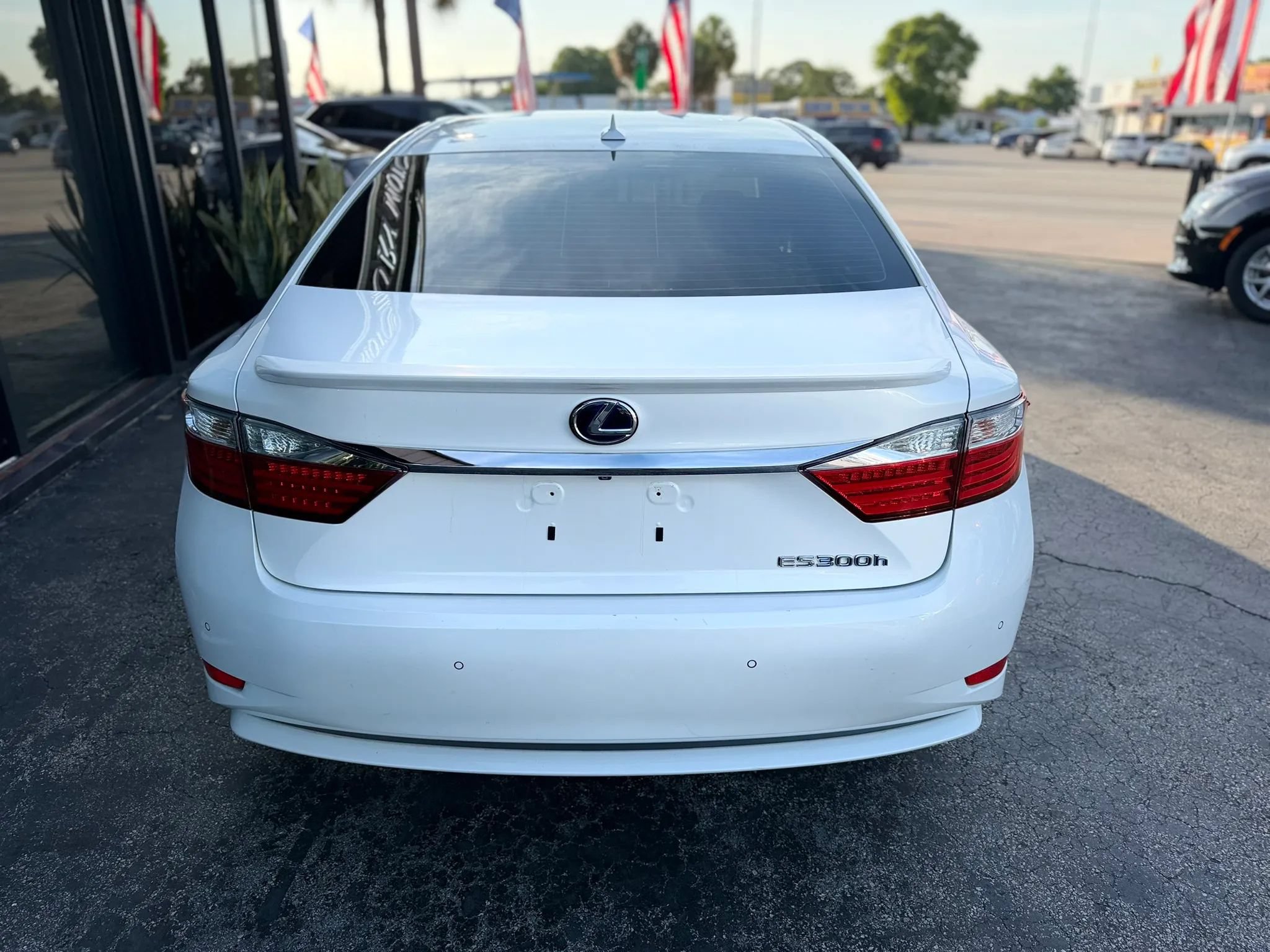 Used 2013 Lexus ES 300h w/ Luxury Pkg FWD image 10