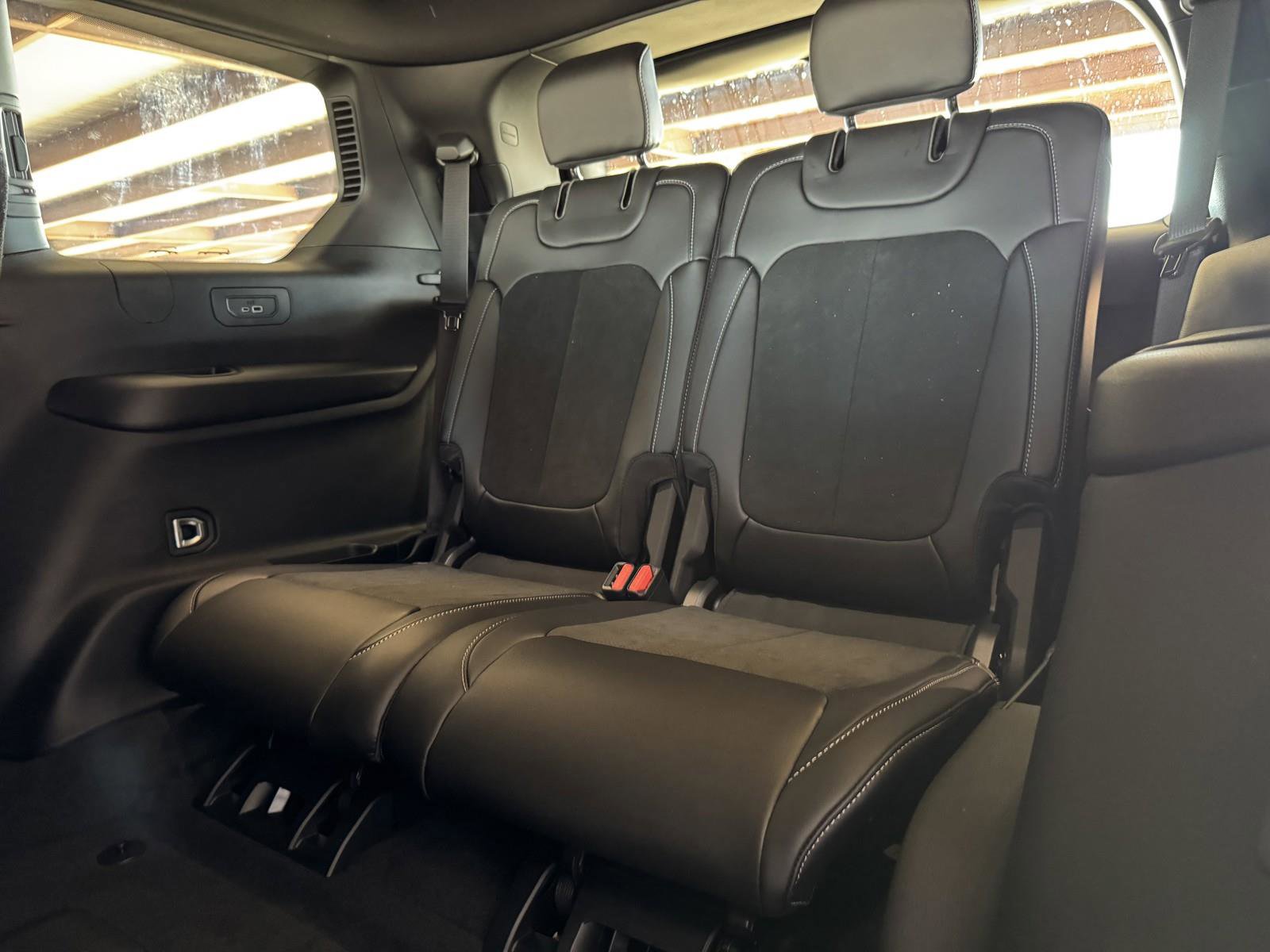 Used 2025 Jeep Grand Cherokee L Altitude image 30