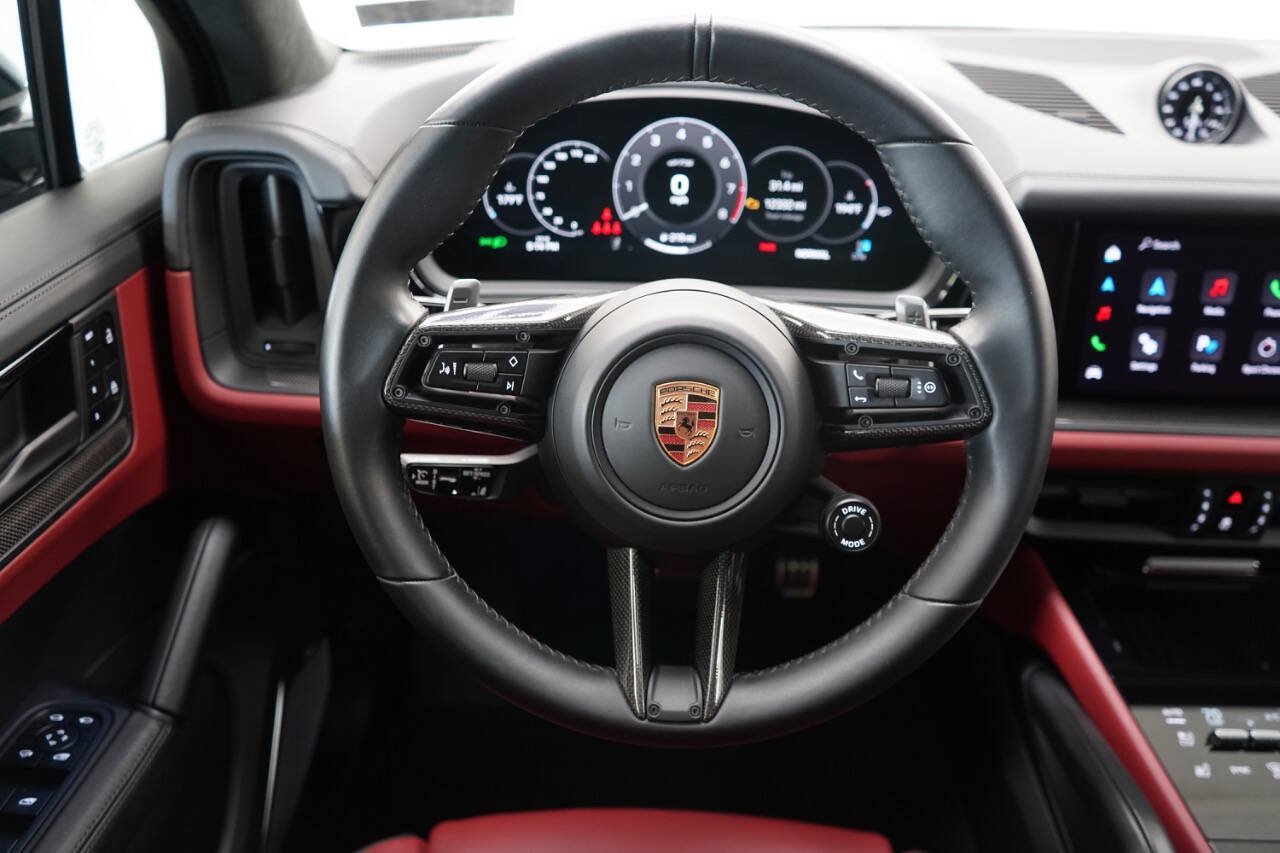 Used 2025 Porsche Cayenne GTS AWD/4WD image 51