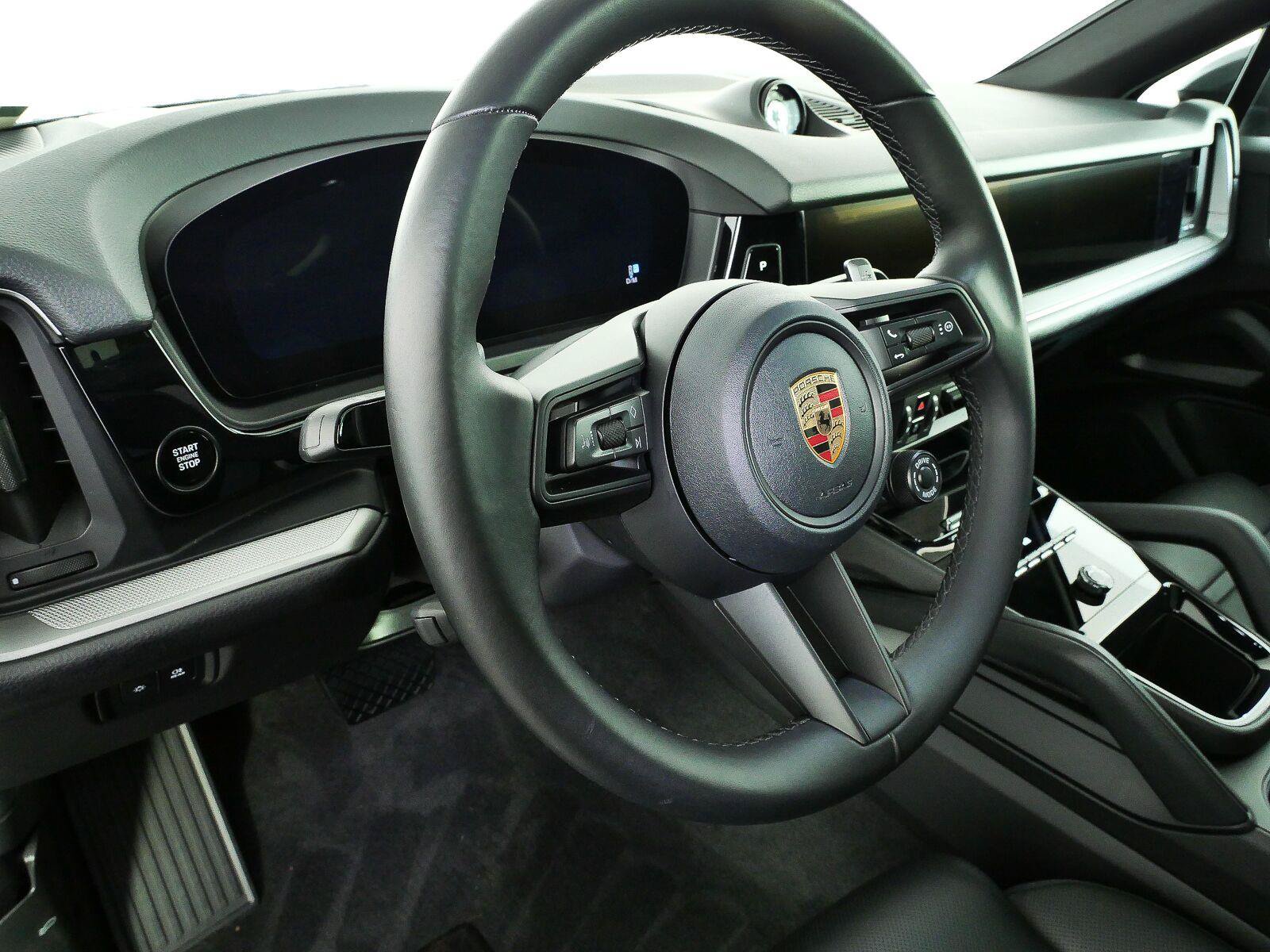 Certified 2024 Porsche Cayenne Coupe AWD/4WD image 4
