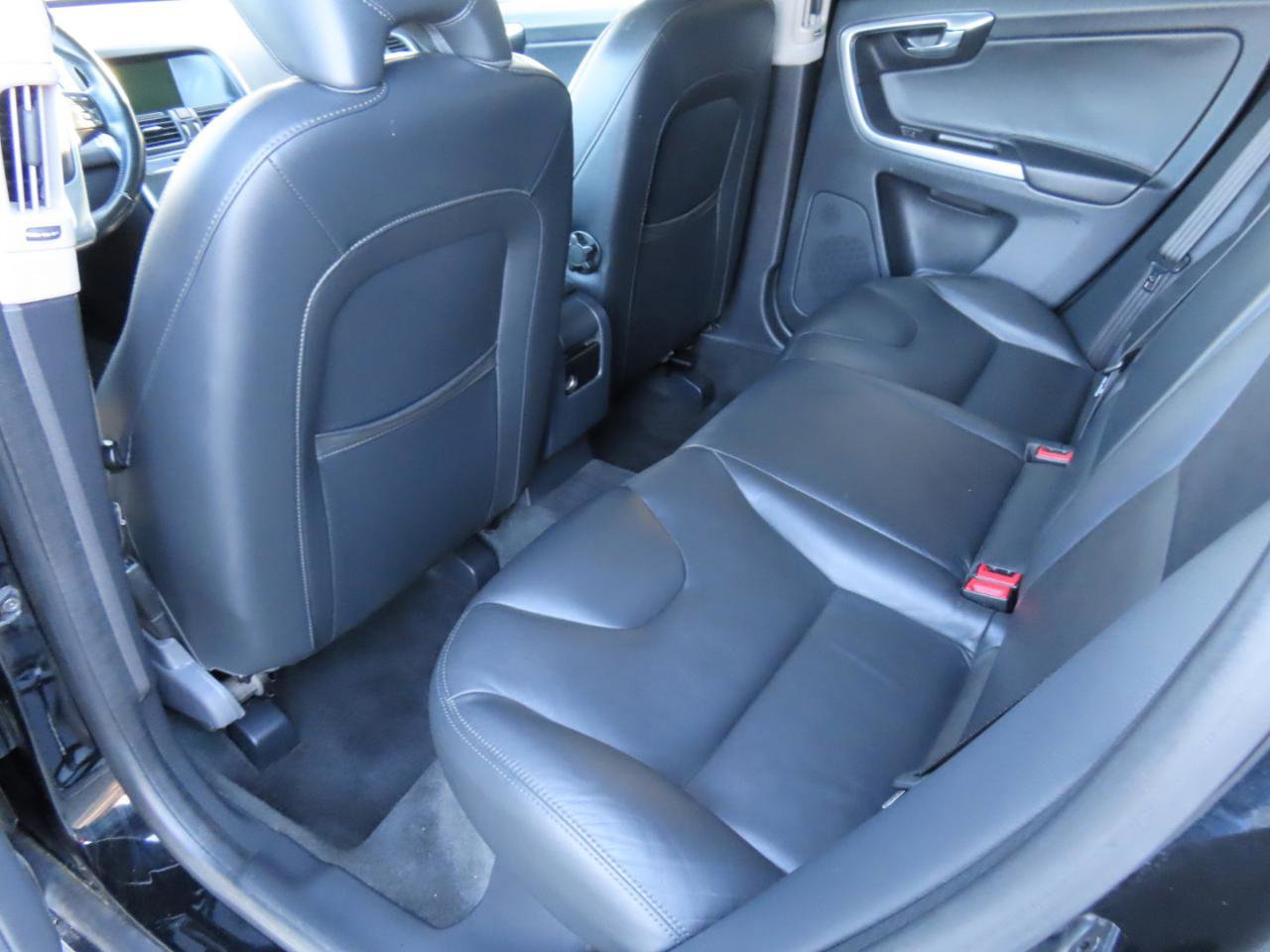 Used 2015 Volvo XC60 3.2 Premier Plus image 10