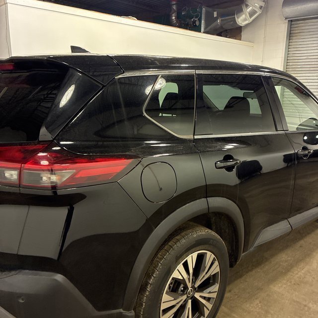 Used 2021 Nissan Rogue SV image 7