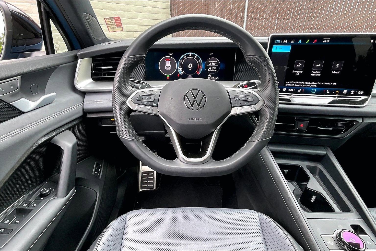 Certified 2025 Volkswagen Tiguan SE R-Line AWD/4WD image 4