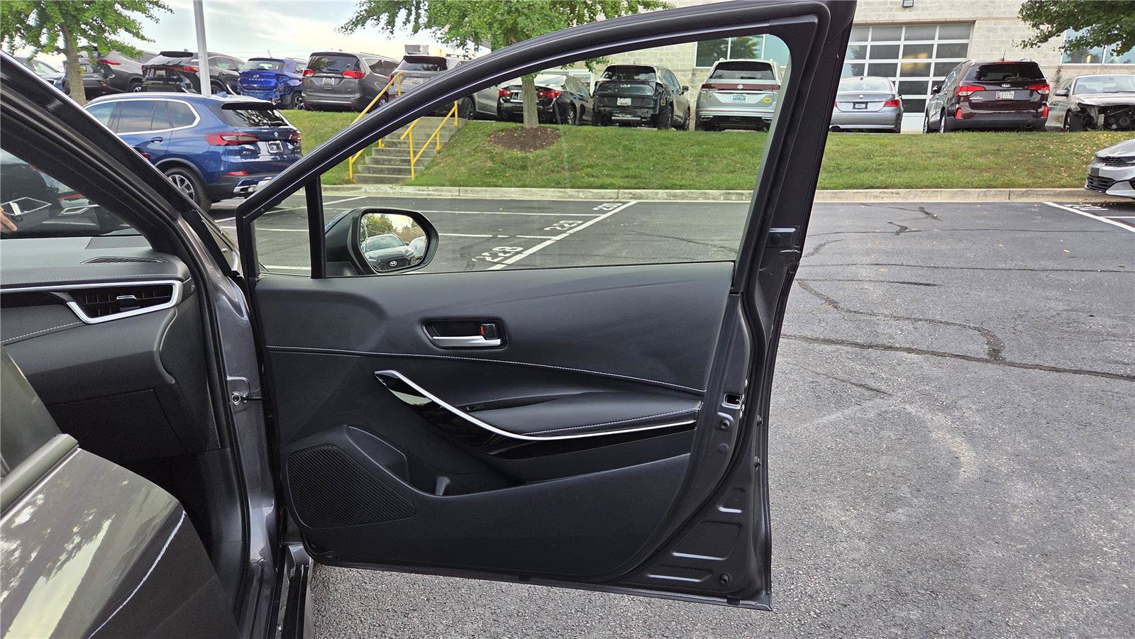Used 2026 Toyota Corolla XSE FWD image 28