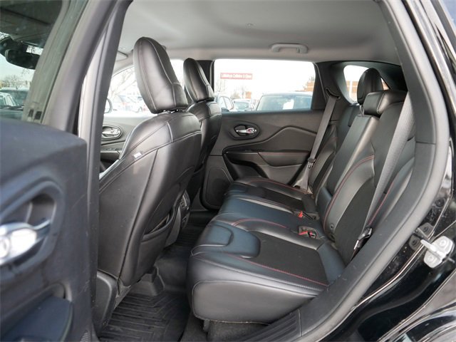 Used 2019 Jeep Cherokee Trailhawk w/ Cold Weather Group image 17