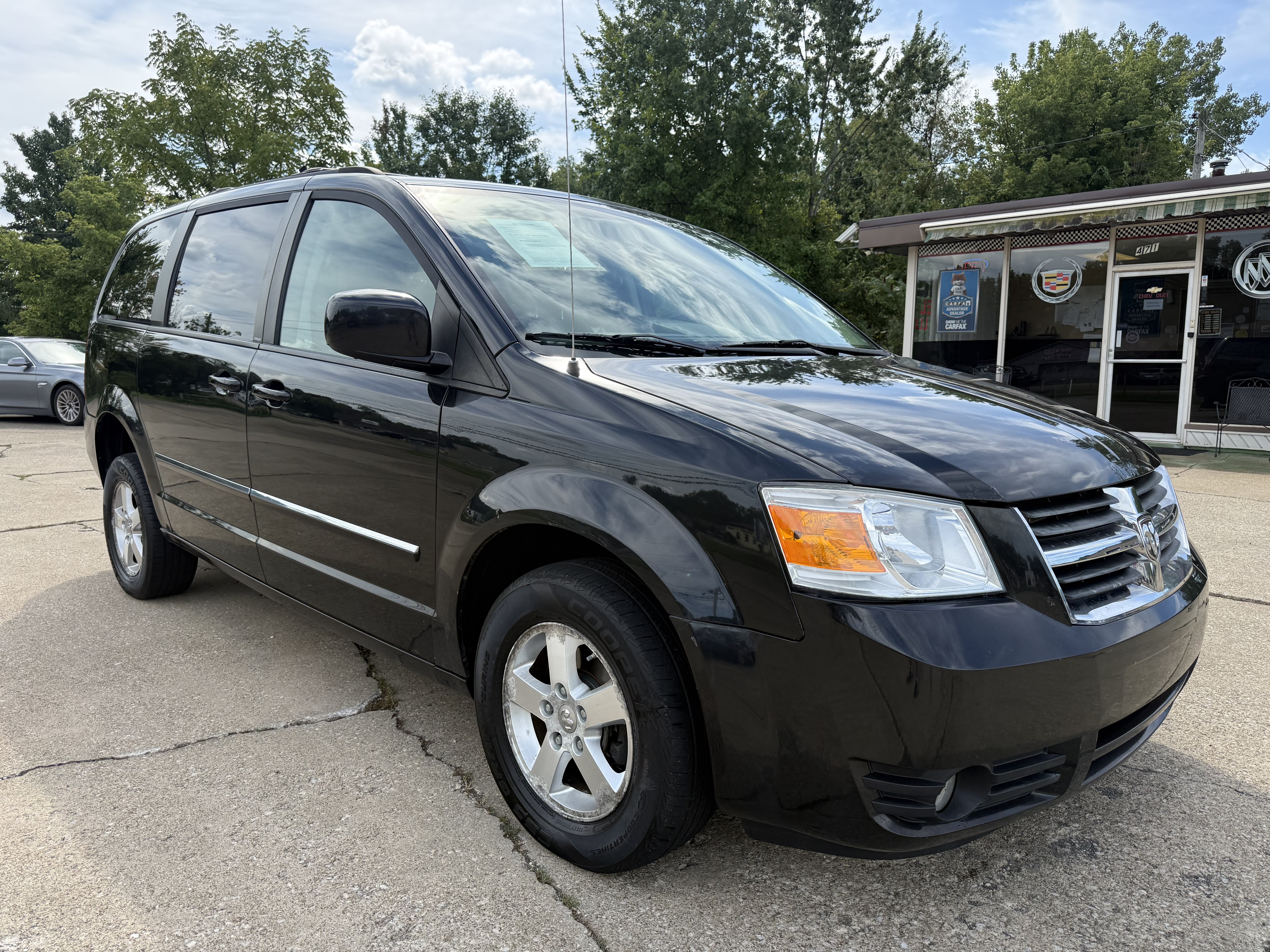 Used 2008 Dodge Grand Caravan SXT FWD image 3