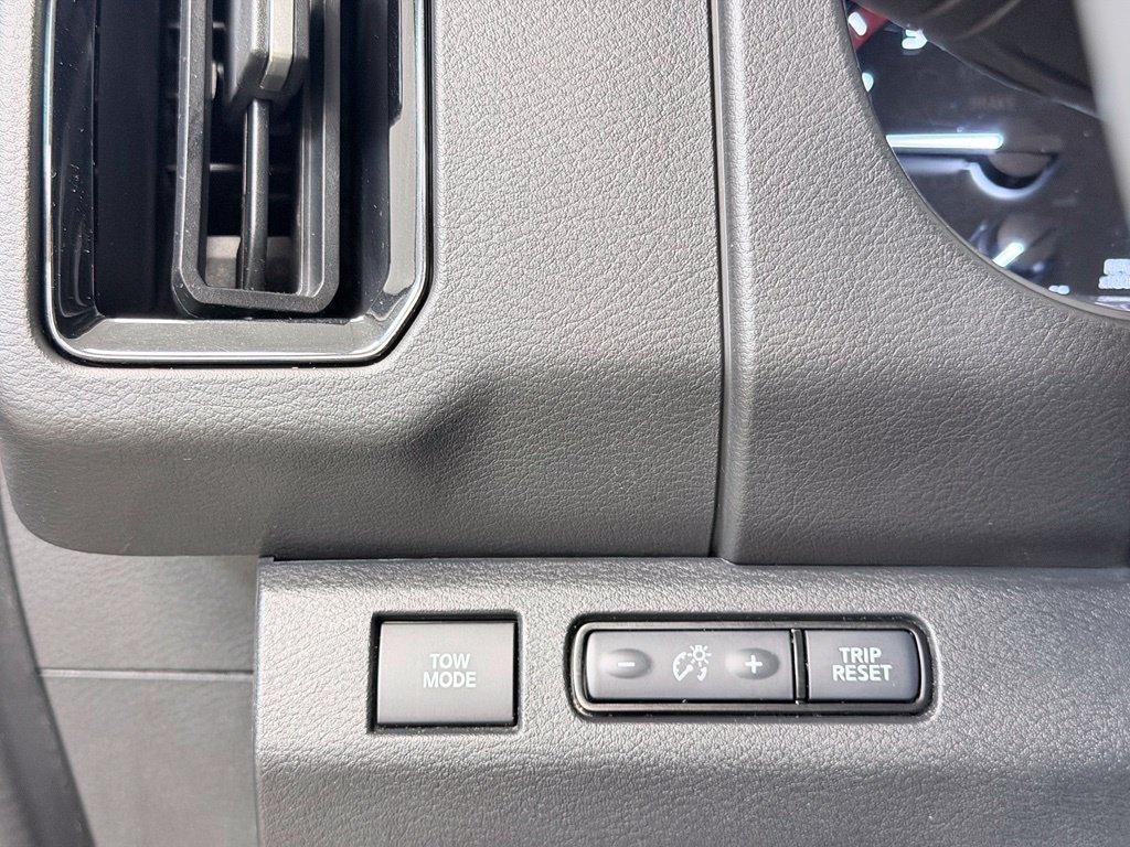 Used 2025 Nissan Frontier PRO-4X w/ Pro Convenience Package AWD/4WD image 44